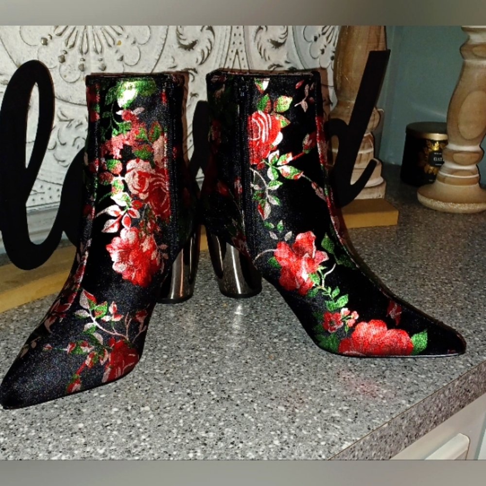 Shoe Republic LA Black and Red Heeled Boots Floral  ( NEW)